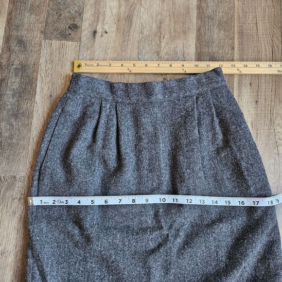 Leslie Fay Women’s Petite Gray Wool Skirt Size 8P Knee Length Elastic Waist - Picture 5 of 10